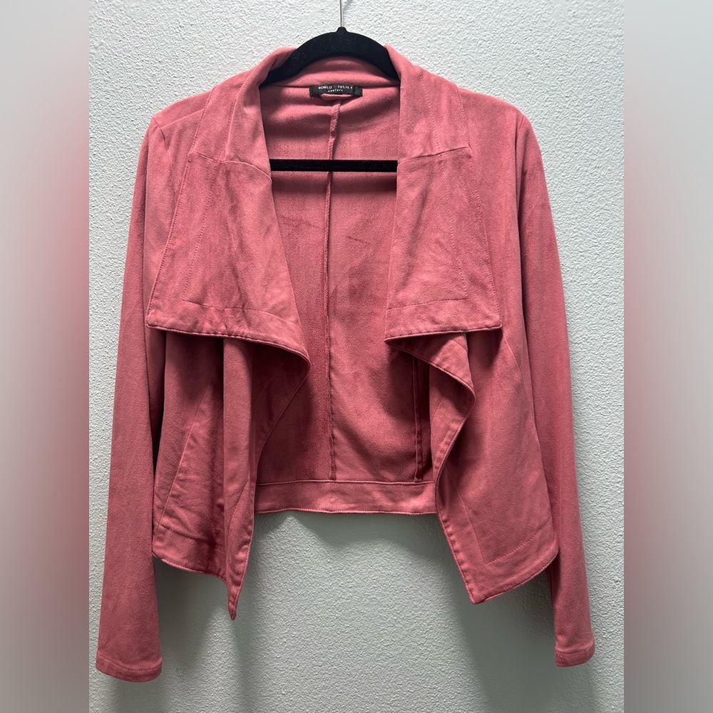 Bohemian Suede Outerwear!
Romeo & Juliet Couture Dusty Rose Blazer - Size M